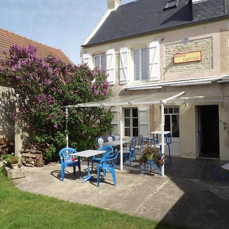 Chambres Et Tables D'Hotes A L'Auberge Touristique Meuvaines Zewnętrze zdjęcie