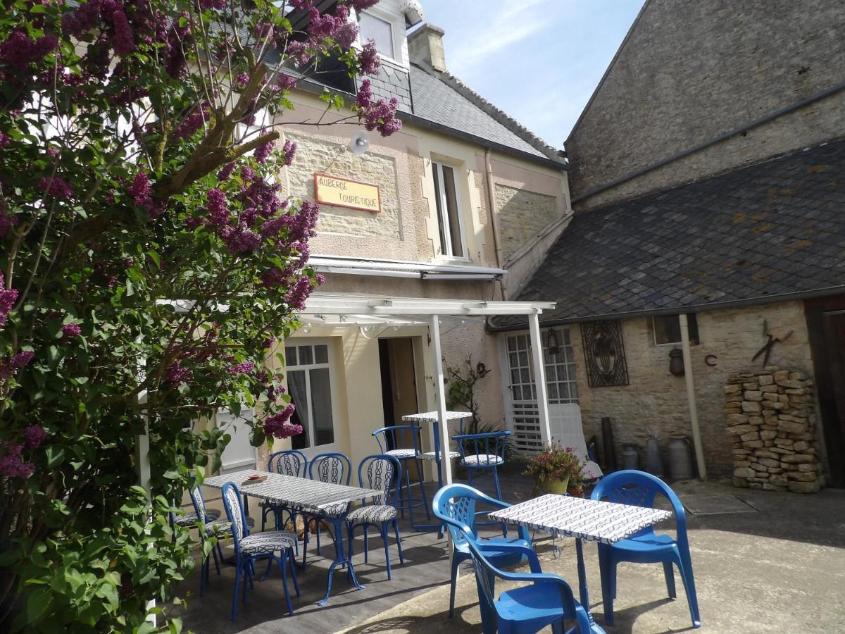 Chambres Et Tables D'Hotes A L'Auberge Touristique Meuvaines Zewnętrze zdjęcie