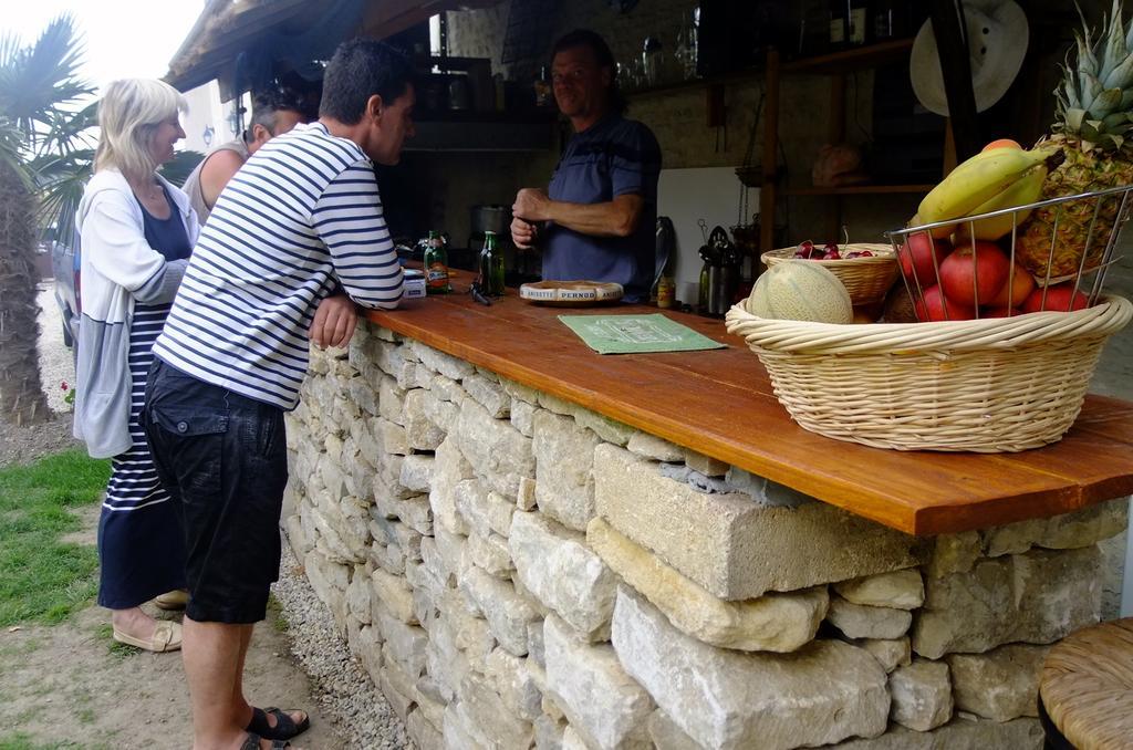 Chambres Et Tables D'Hotes A L'Auberge Touristique Meuvaines Zewnętrze zdjęcie
