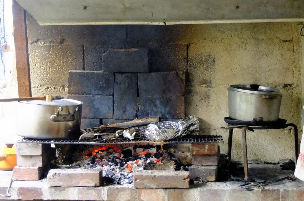 Chambres Et Tables D'Hotes A L'Auberge Touristique Meuvaines Zewnętrze zdjęcie