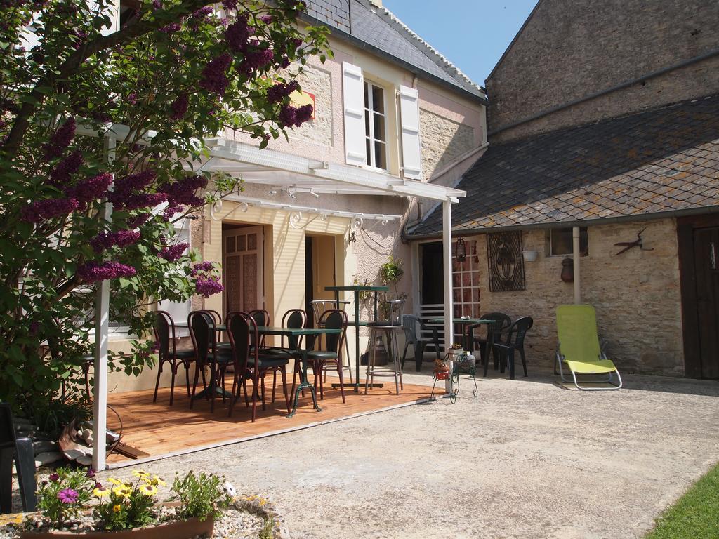 Chambres Et Tables D'Hotes A L'Auberge Touristique Meuvaines Zewnętrze zdjęcie