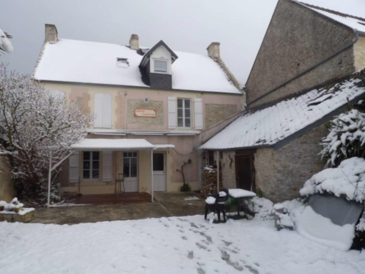 Chambres Et Tables D'Hotes A L'Auberge Touristique Meuvaines Zewnętrze zdjęcie