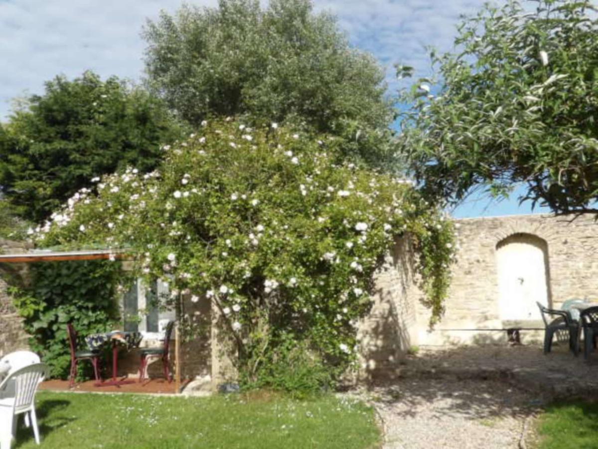 Chambres Et Tables D'Hotes A L'Auberge Touristique Meuvaines Zewnętrze zdjęcie